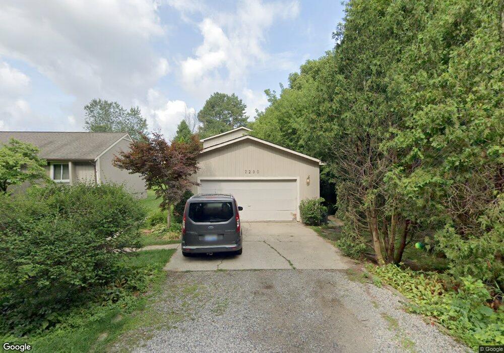 2200 Island View Dr, West Bloomfield, MI 48324 - photo 1