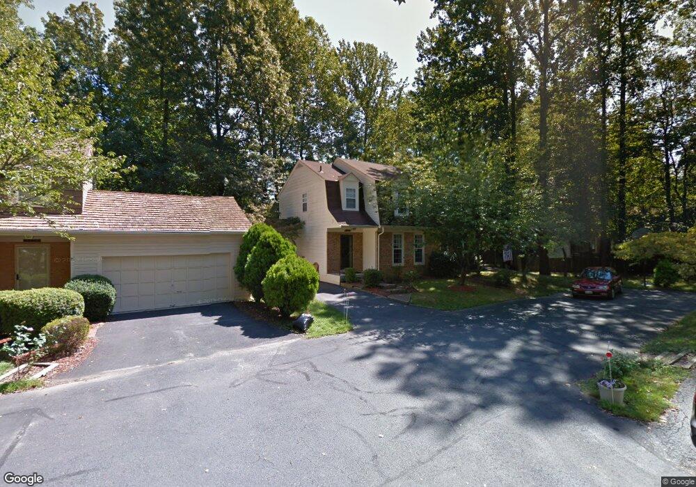 9976 Hemlock Woods Ln, Burke, VA 22015 - photo 1