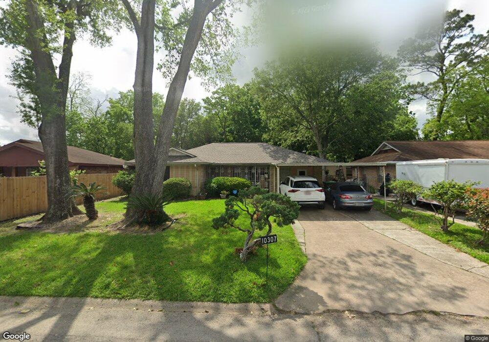 10307 Bretton Dr, Houston, TX 77016 - photo 1
