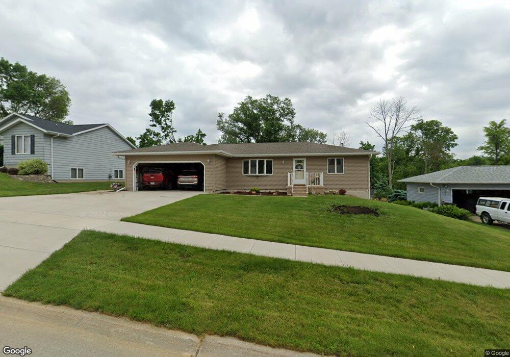 1711 Morris Ave NW, Cedar Rapids, IA 52405 - photo 1