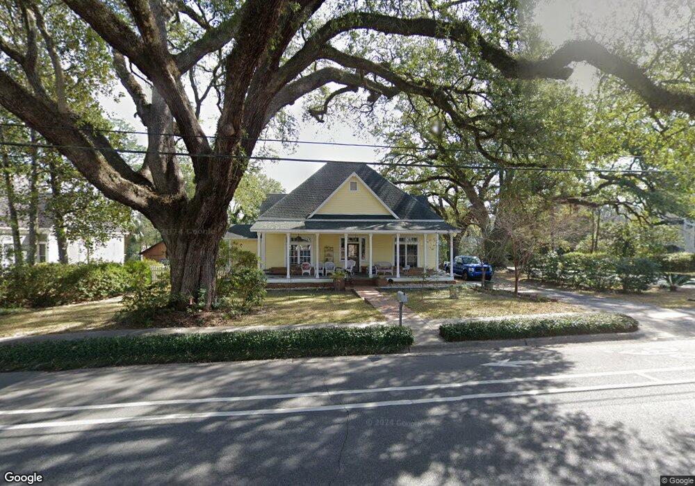 402 E Clay St, Thomasville, GA 31792 - photo 1