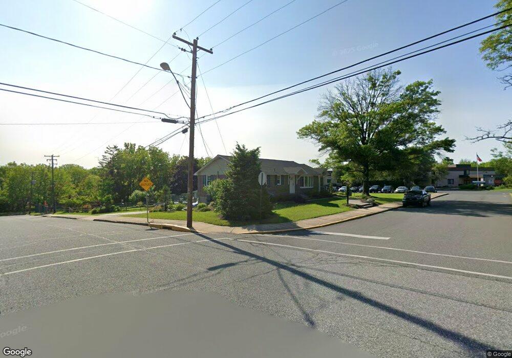 501 Macoby St, Pennsburg, PA 18073 - photo 1