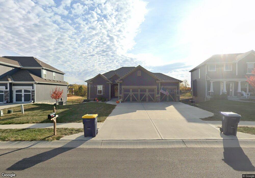 10419 N Chelsea Ave, Kansas City, MO 64156 - photo 1