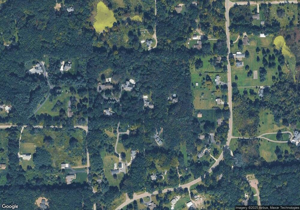 526 S Hacker Rd, Brighton, MI 48114 - photo 1