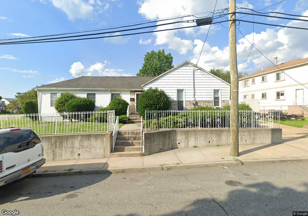 231-15 128th Dr, Jamaica, NY 11413 - photo 1