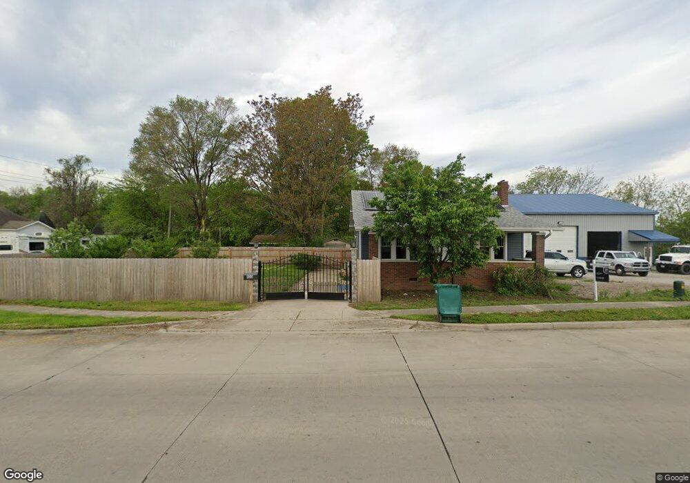 1501 Shelby Ave, Mattoon, IL 61938 - photo 1