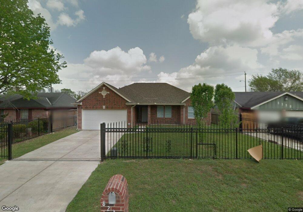8234 Whitecastle Ln, Houston, TX 77088 - photo 1