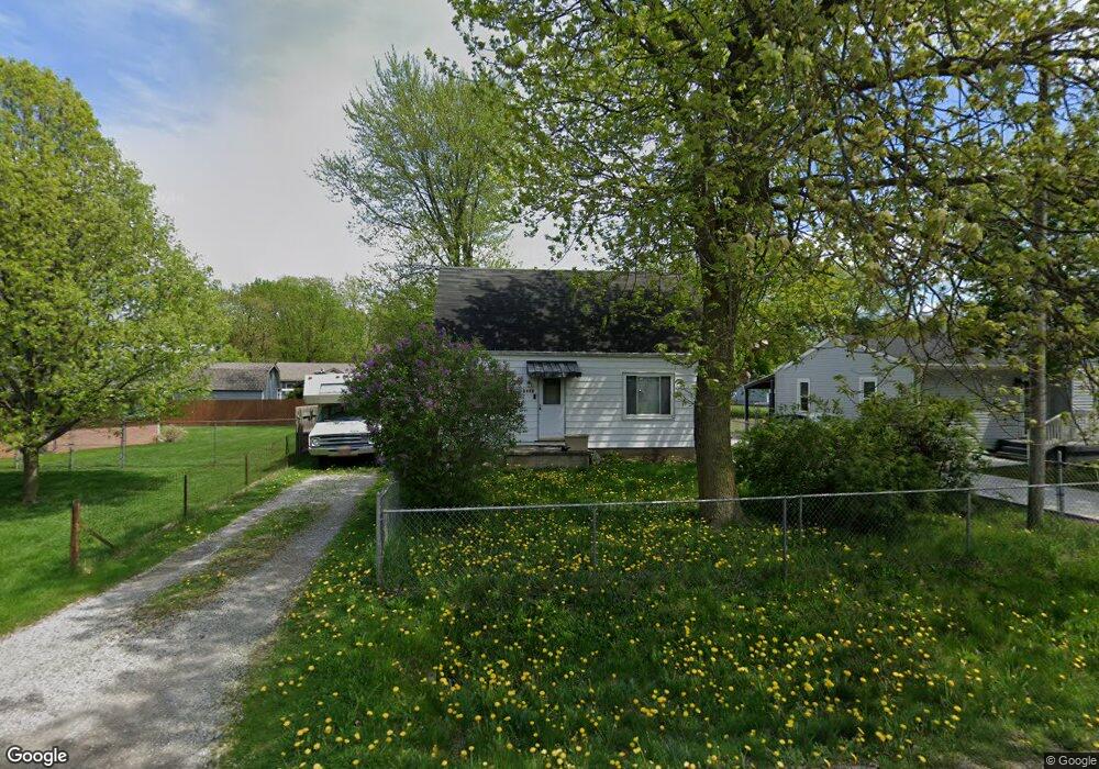 2103 Algonac Dr, Flint, MI 48532 - photo 1