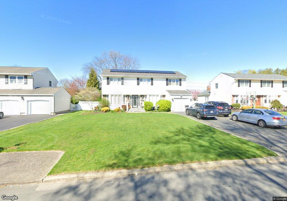 unlisted-address, ComMacK, NY 11725 - photo 1