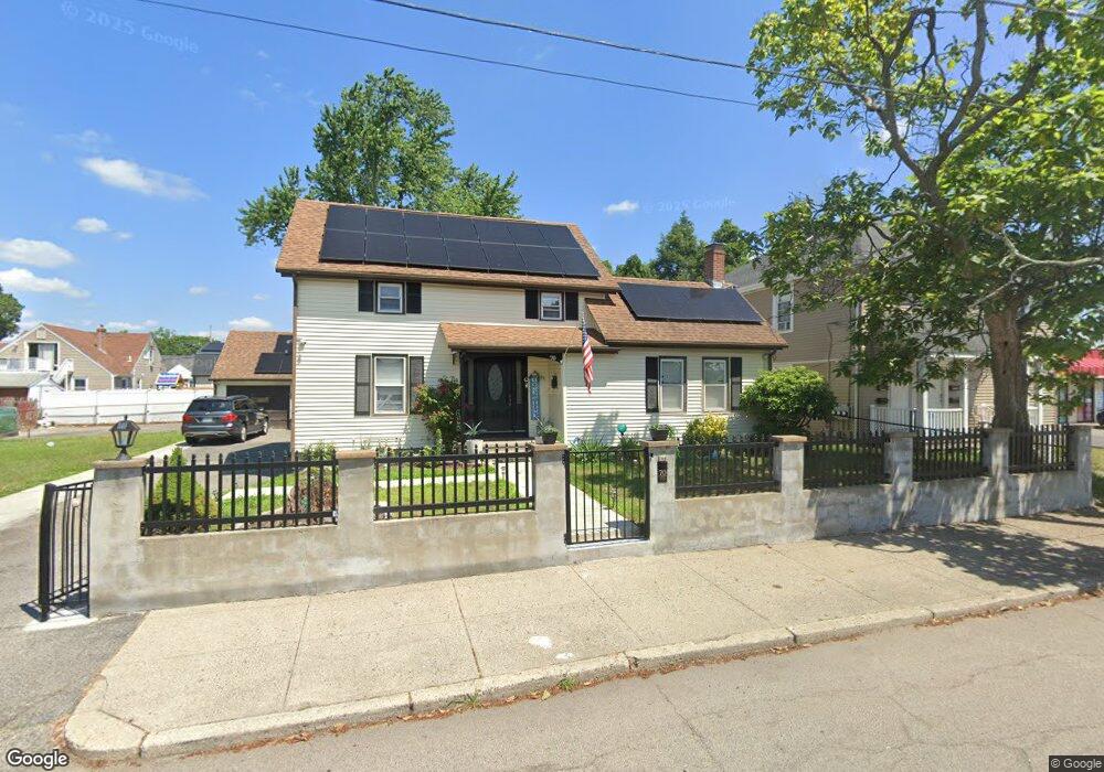 70 Mowry St, Pawtucket, RI 02861 - photo 1