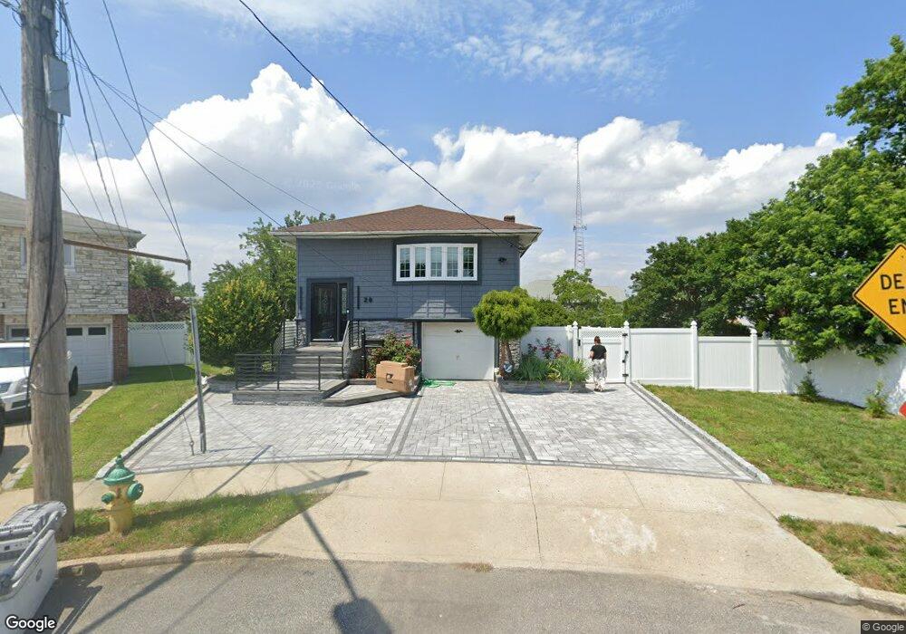 20 Laurel Rd, Freeport, NY 11520 - photo 1