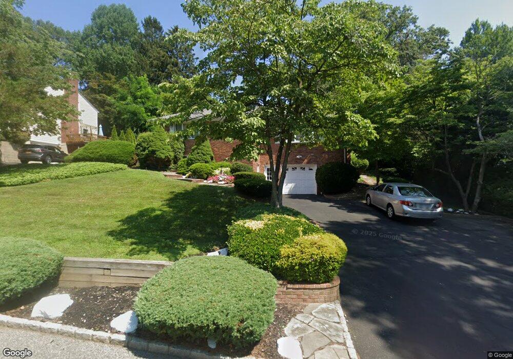 16 Cedar Ln N, Glen Head, NY 11545 - photo 1