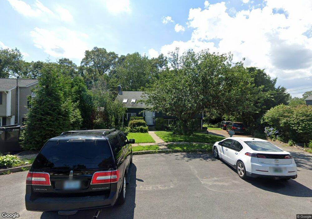 7 Lakecrest Cir, Warwick, RI 02889 - photo 1