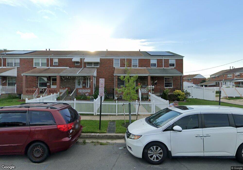 1040 Foxridge Ln, Essex, MD 21221 - photo 1