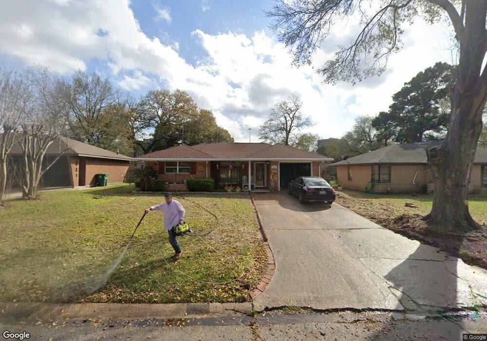 1139 W 31st St, Houston, TX 77018 - photo 1