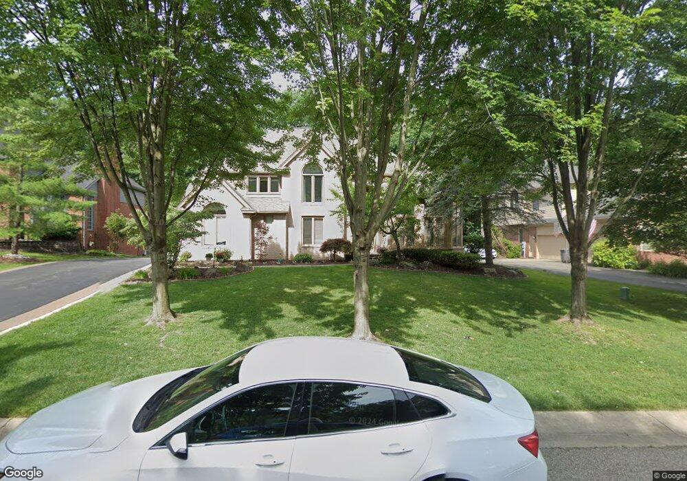 3388 Fox Woods Ct, West Bloomfield, MI 48324 - photo 1