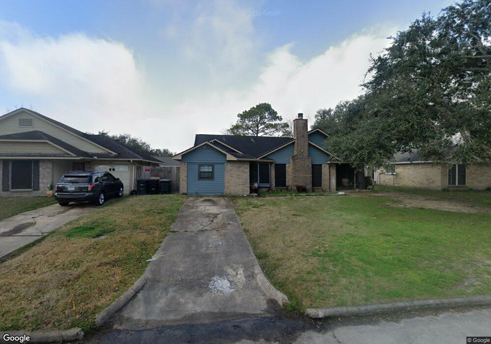 2807 Mockingbird Dr, Alvin, TX 77511 - photo 1