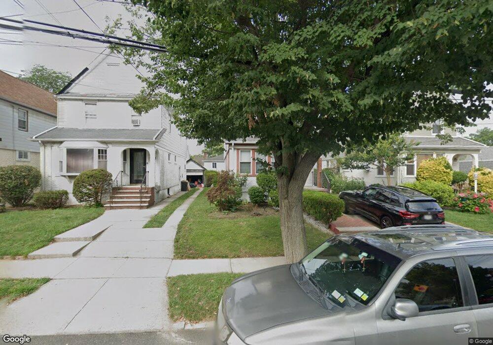 10016 205th St, Hollis, NY 11423 - photo 1