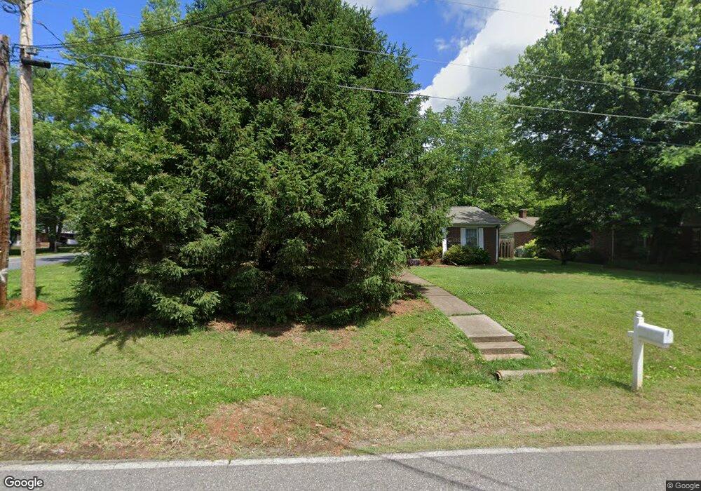 401 Chestnut Ln, Statesville, NC 28625 - photo 1