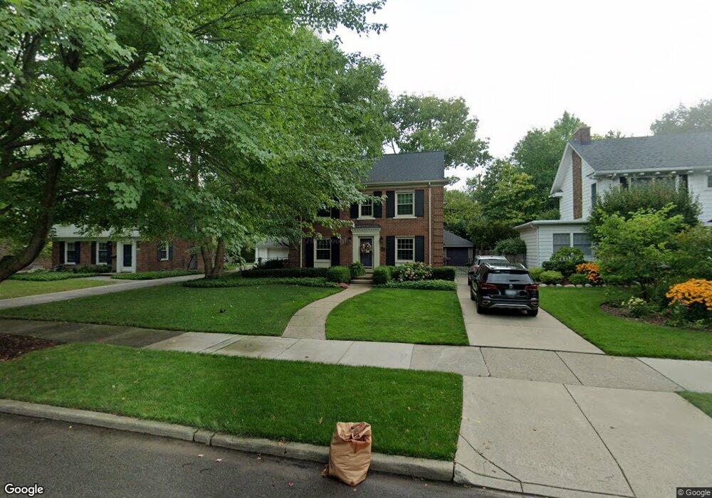 889 Lakepointe St, Grosse Pointe Park, MI 48230 - photo 1