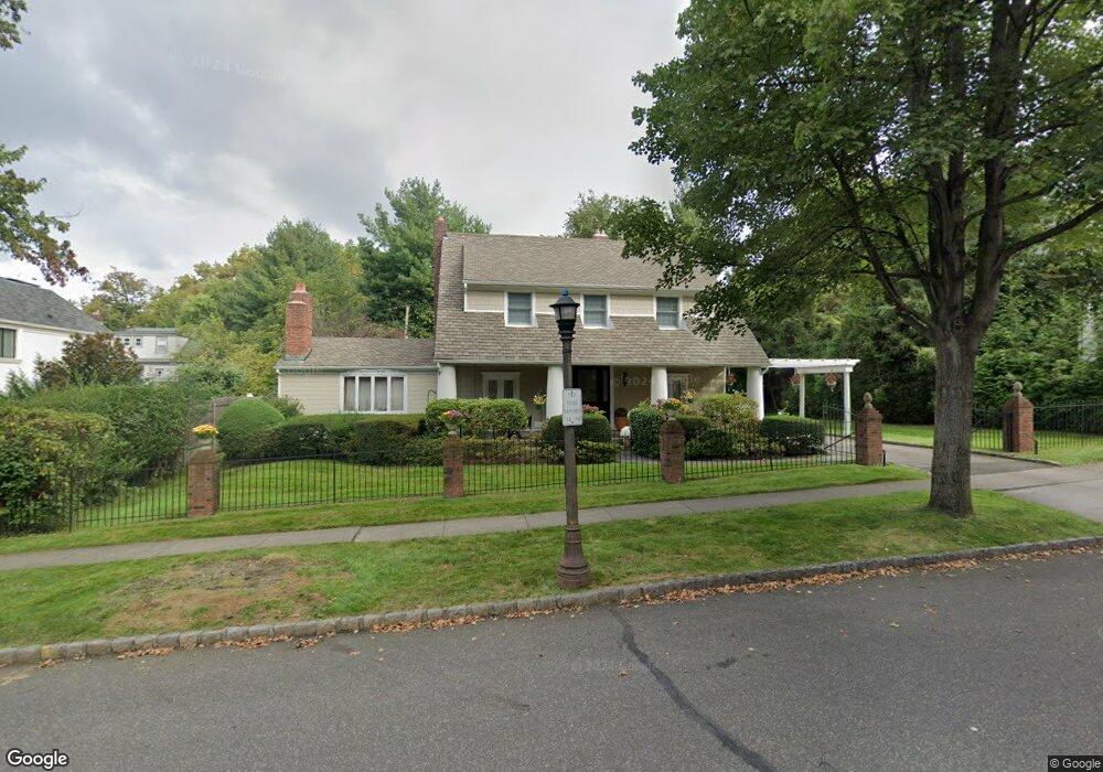 117 Overlook Ave, Great Neck, NY 11021 - photo 1