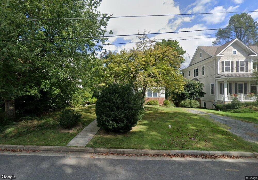 2219 Tulip Dr, Falls Church, VA 22046 - photo 1