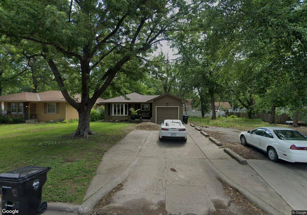 1804 SW Randolph Ave, Topeka, KS 66604 - photo 1