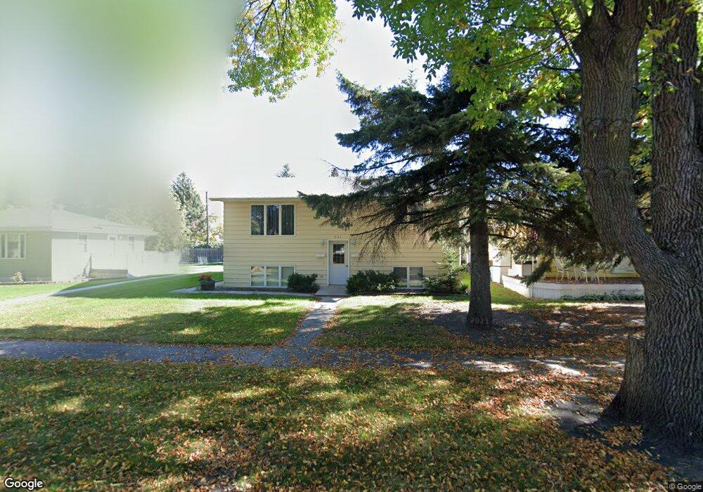 921 S 17th St, Grand Forks, ND 58201 - photo 1