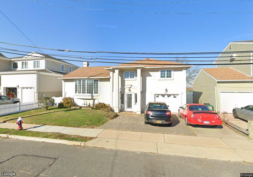 34 Roosevelt Place, Island Park, NY 11558 - photo 1