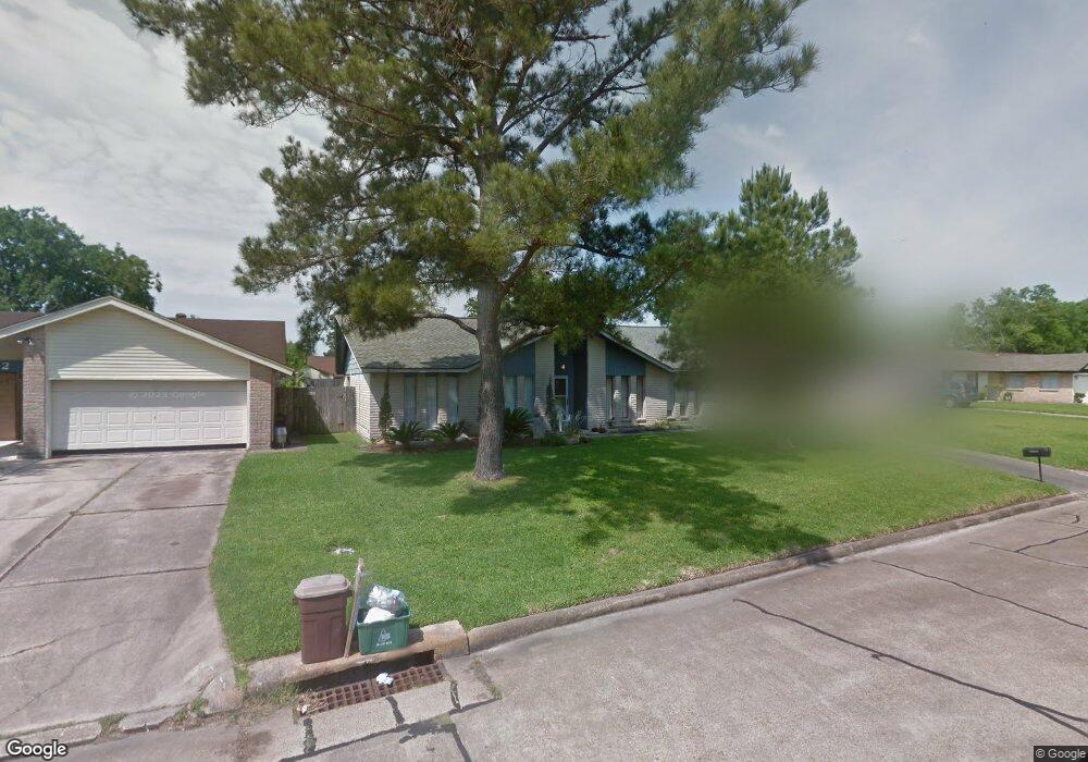 16830 Star Dale Ln, Friendswood, TX 77546 - photo 1