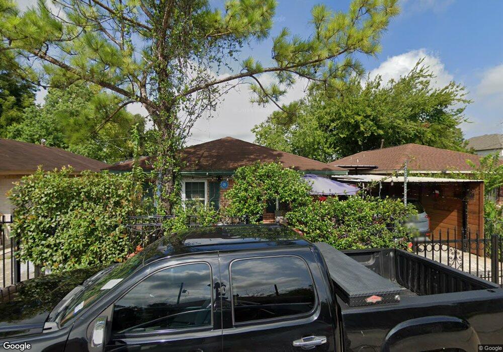 4539 Pecan Park Cir, Houston, TX 77018 - photo 1