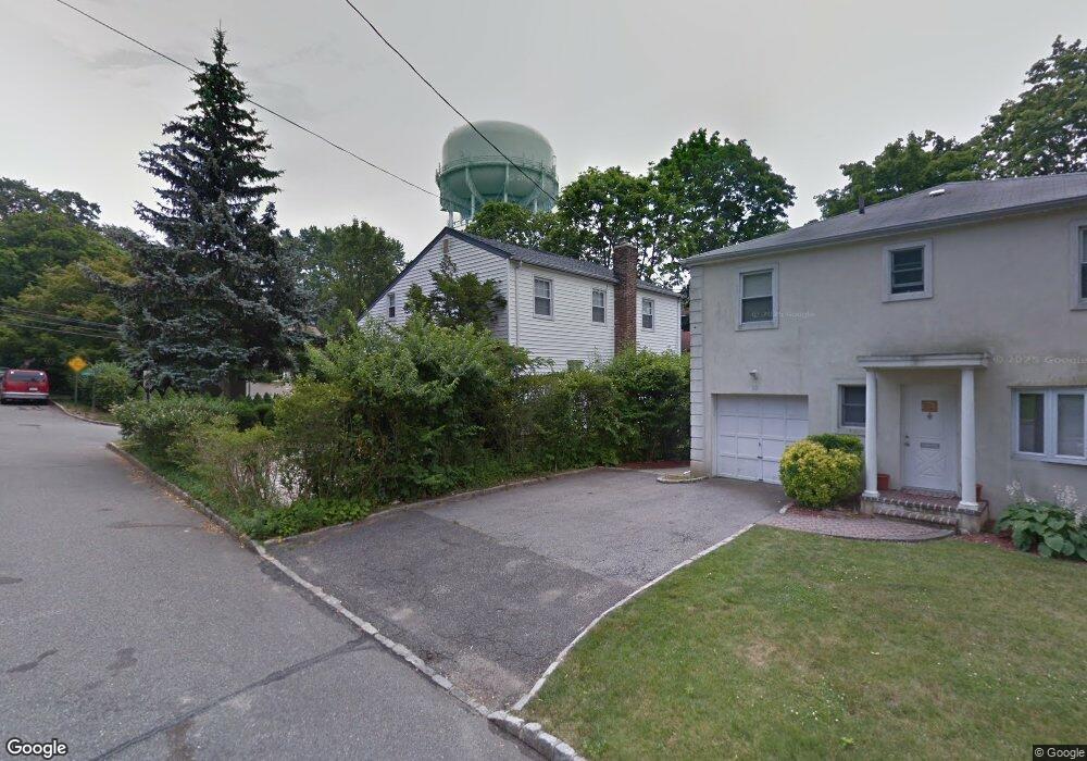 14 Arbor St, Great Neck, NY 11021 - photo 1