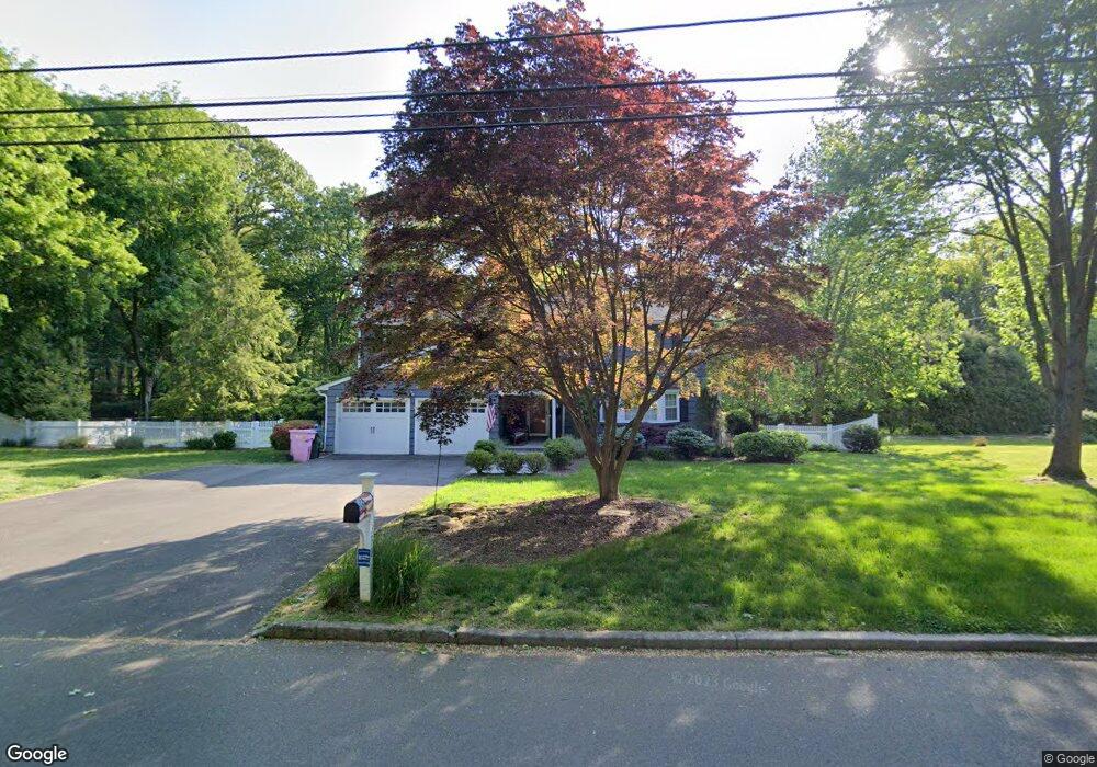 330 Primrose Ln, Fairfield, CT 06825 - photo 1