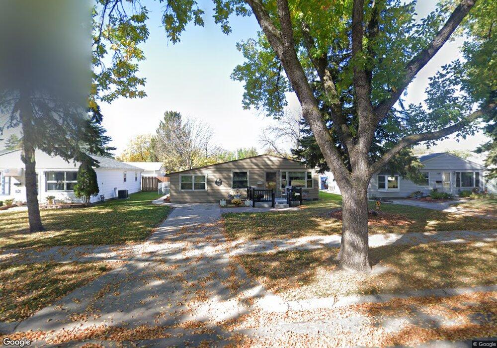 1214 S 19th St, Grand Forks, ND 58201 - photo 1