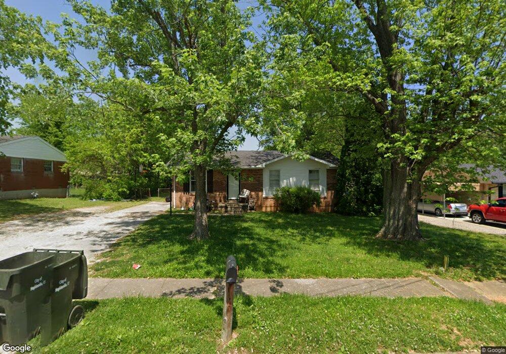 1408 Honeysuckle Dr, Hopkinsville, KY 42240 - photo 1