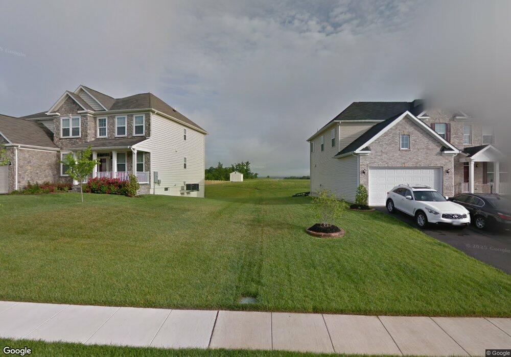 18738 Pier Trail Dr, Triangle, VA 22172 - photo 1