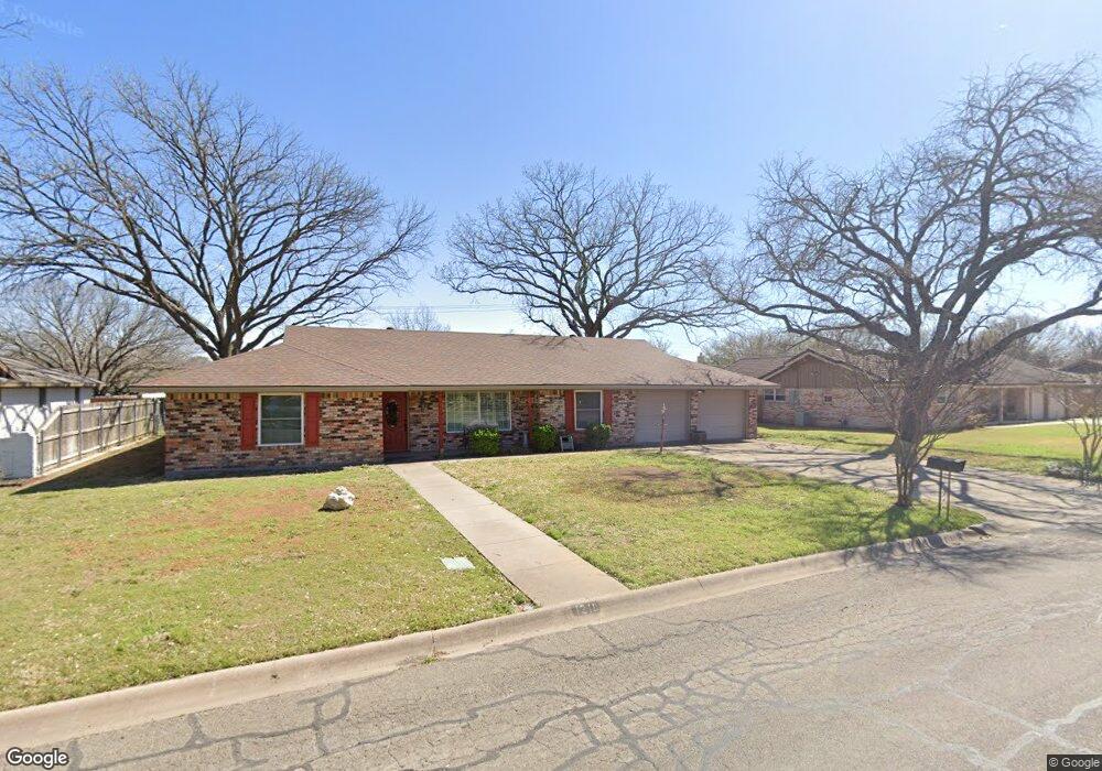 1219 Crestwood Dr, Cleburne, TX 76033 - photo 1