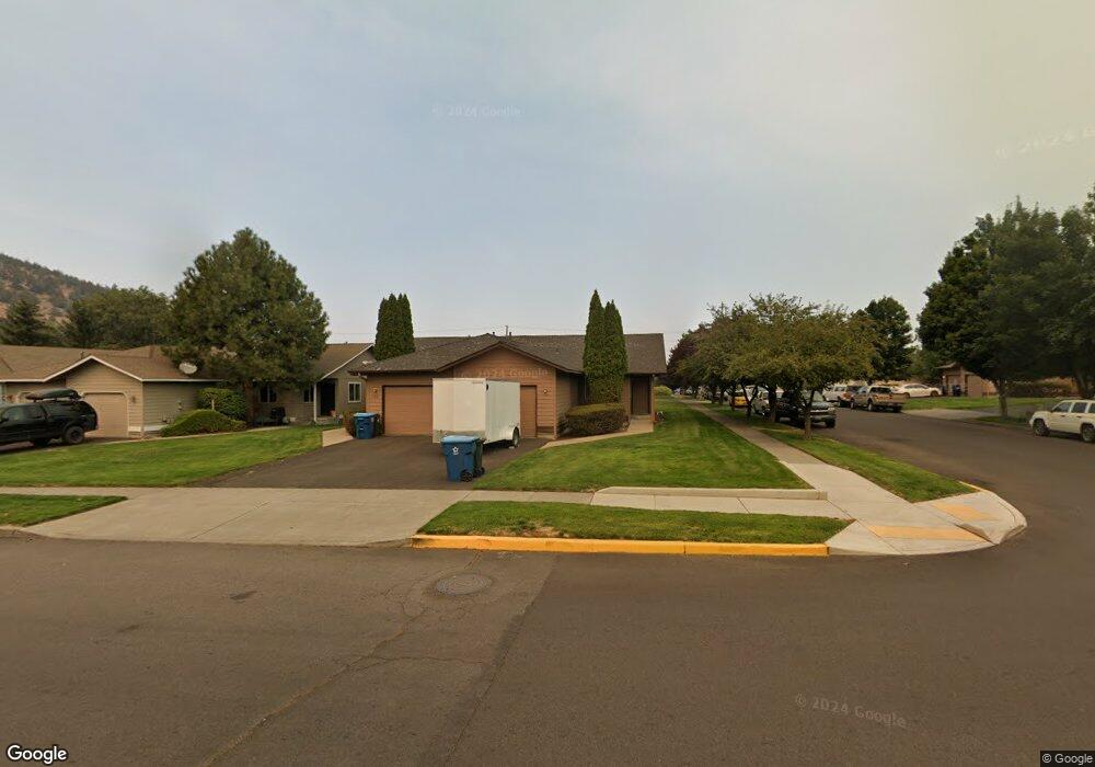 2122 NE Linnea Dr, Bend, OR 97701 - photo 1