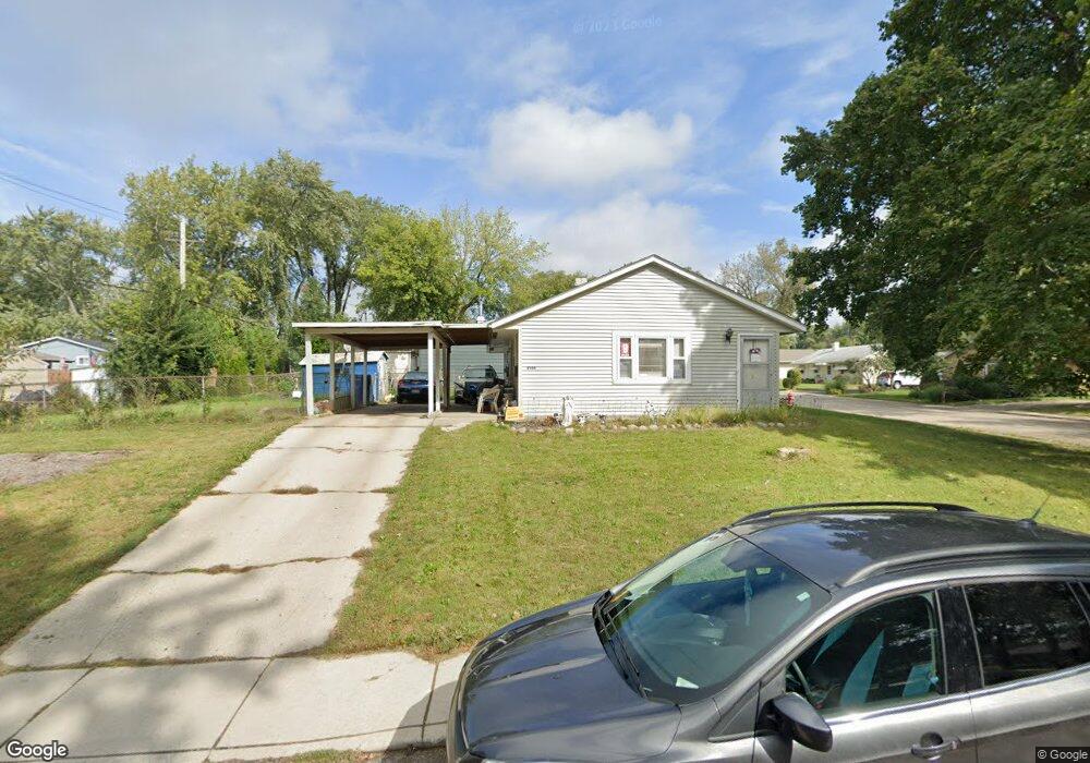 2505 Mocassin Ln, Carpentersville, IL 60110 - photo 1