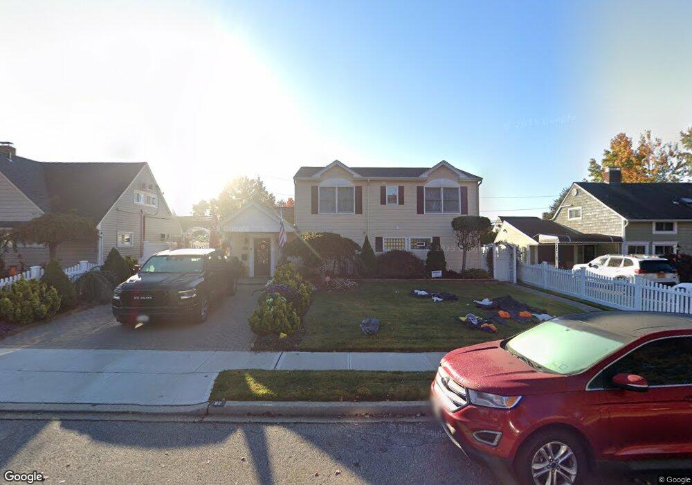 22 Elbow Ln, Levittown, NY 11756 - photo 1