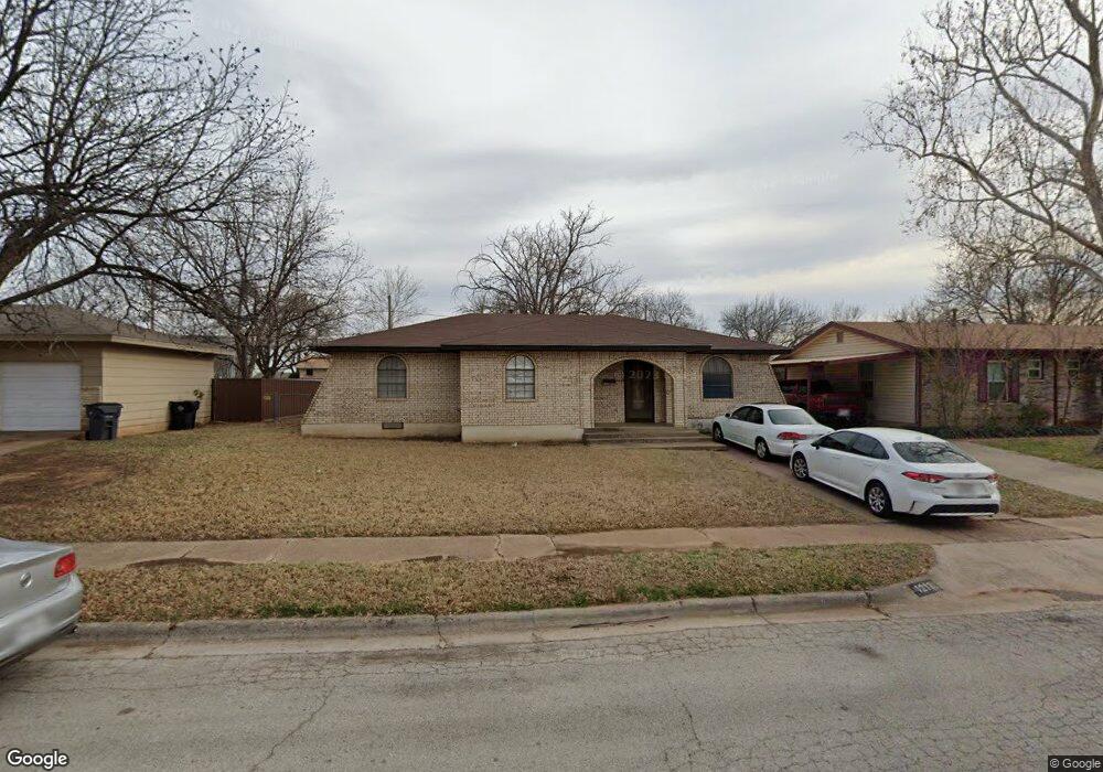 1219 Montgomery St, Wichita Falls, TX 76302 - photo 1