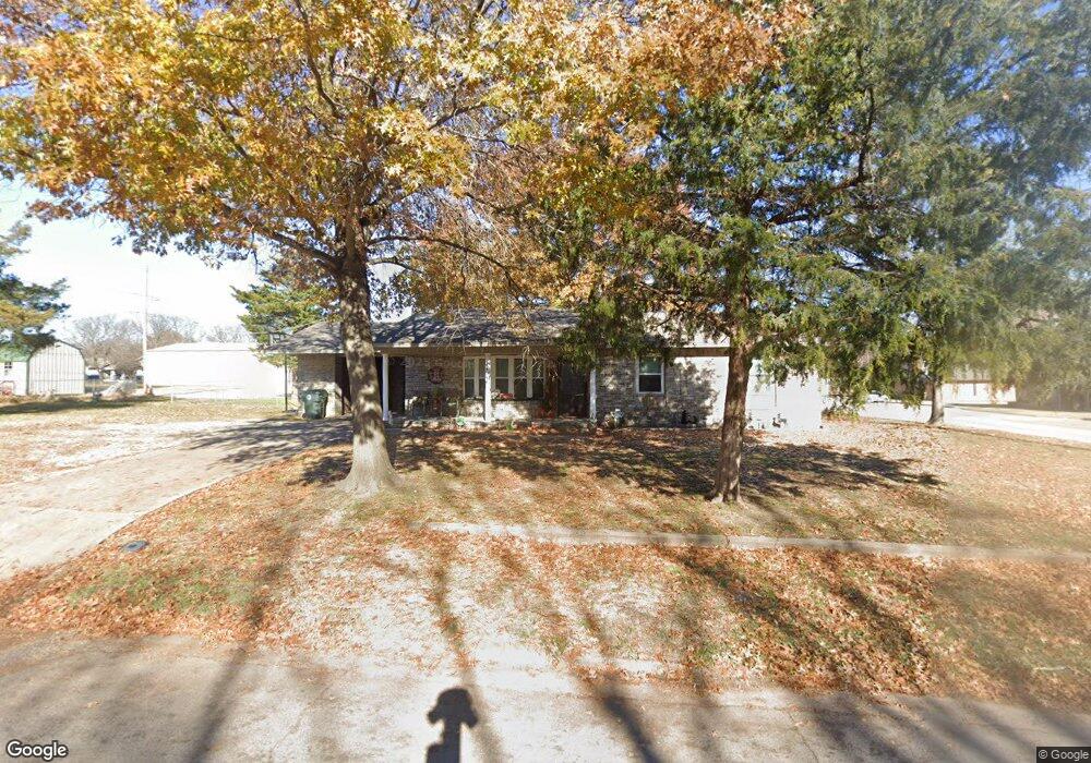 523 W Belmont St, Okmulgee, OK 74447 - photo 1