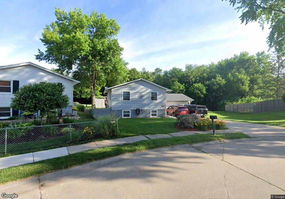 5526 Cedar St, Davenport, IA 52806 - photo 1