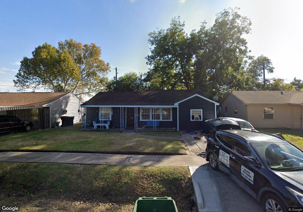 2809 Stallings Dr, Houston, TX 77088 - photo 1