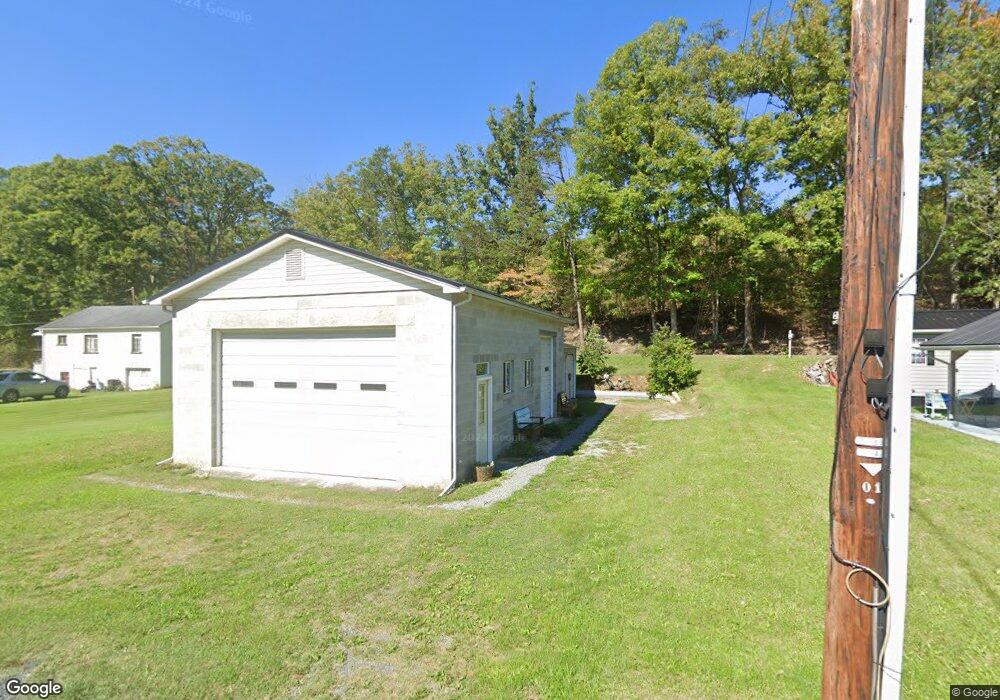 2419 Benson St, Clifton Forge, VA 24422 - photo 1