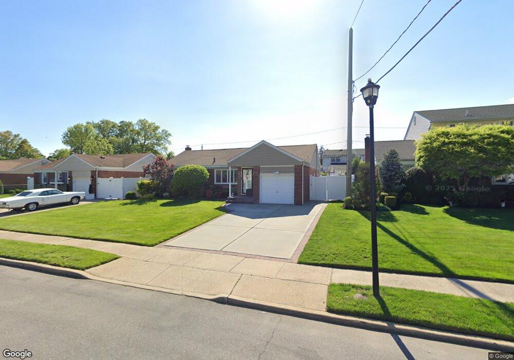 844 Chestnut St, Franklin Square, NY 11010 - photo 1