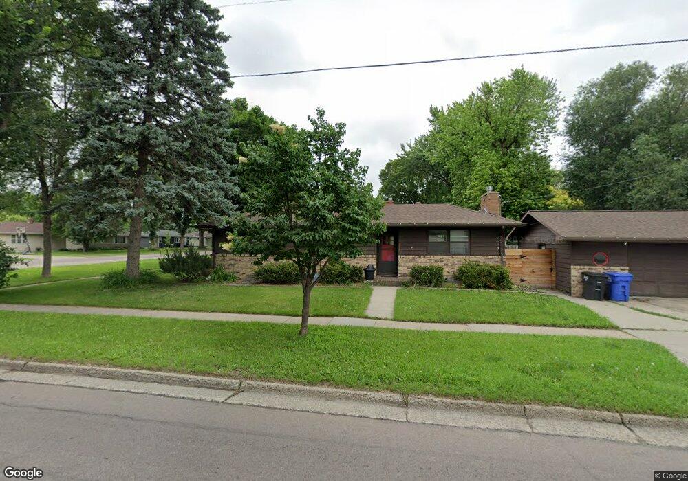 230 21st Ave N, Fargo, ND 58102 - photo 1