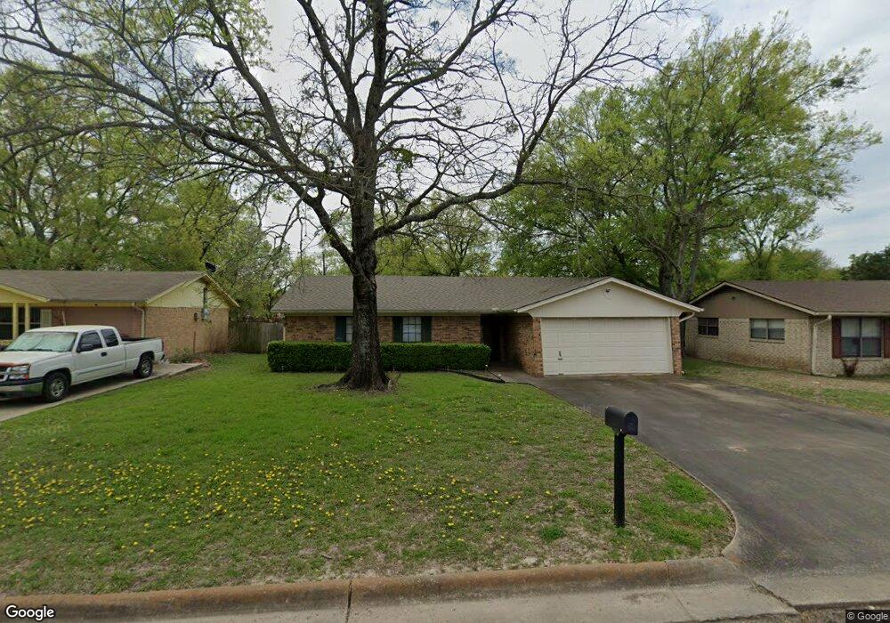 412 Martin St, Bonham, TX 75418 - photo 1