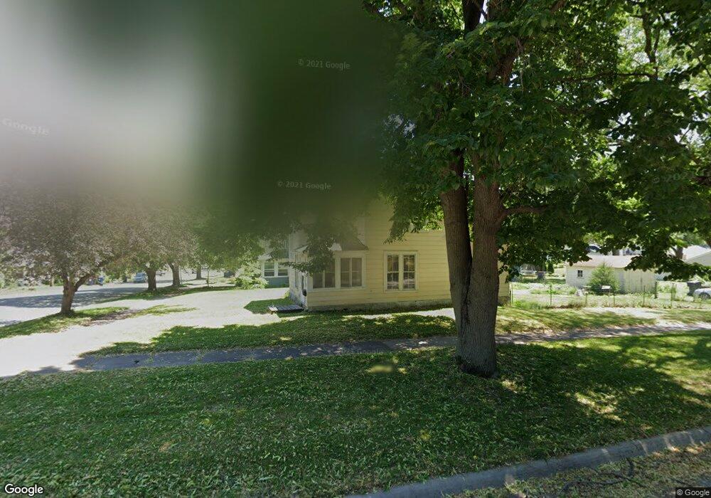 324 W 12th St, Cedar Falls, IA 50613 - photo 1