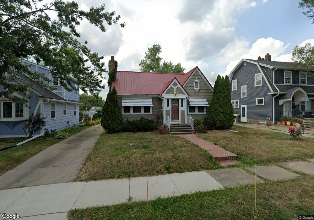 437 26th St SE, Cedar Rapids, IA 52403 - photo 1